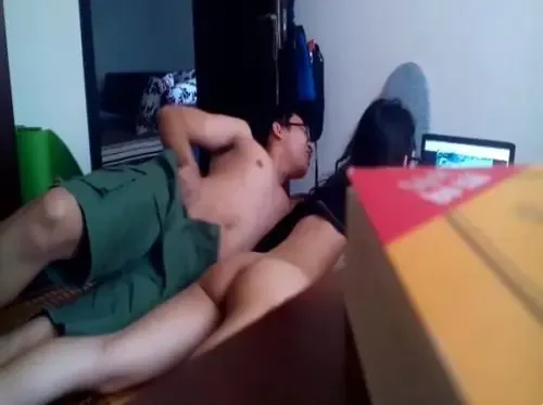 Bokep Indo Mahasiswa Ngentot Sambil Nonton Bokep