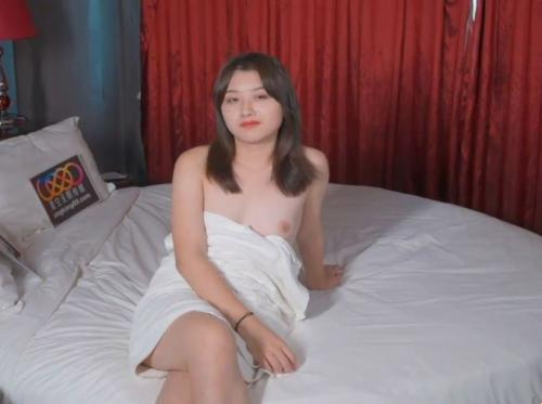Untuk membalas dendam pada suaminya yang selingkuh, sang istri membiarkan pria baru itu menidurinya secara gratis