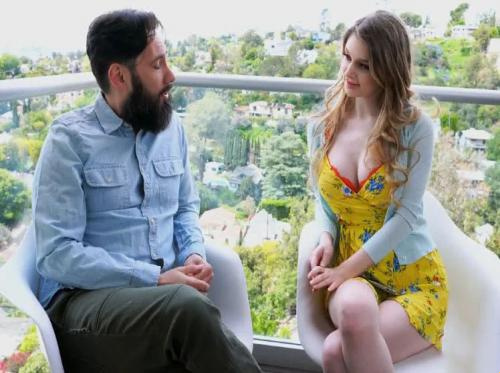 Seorang pencuri kurang ajar memperkosa pemilik rumah cantik Bunny Colby